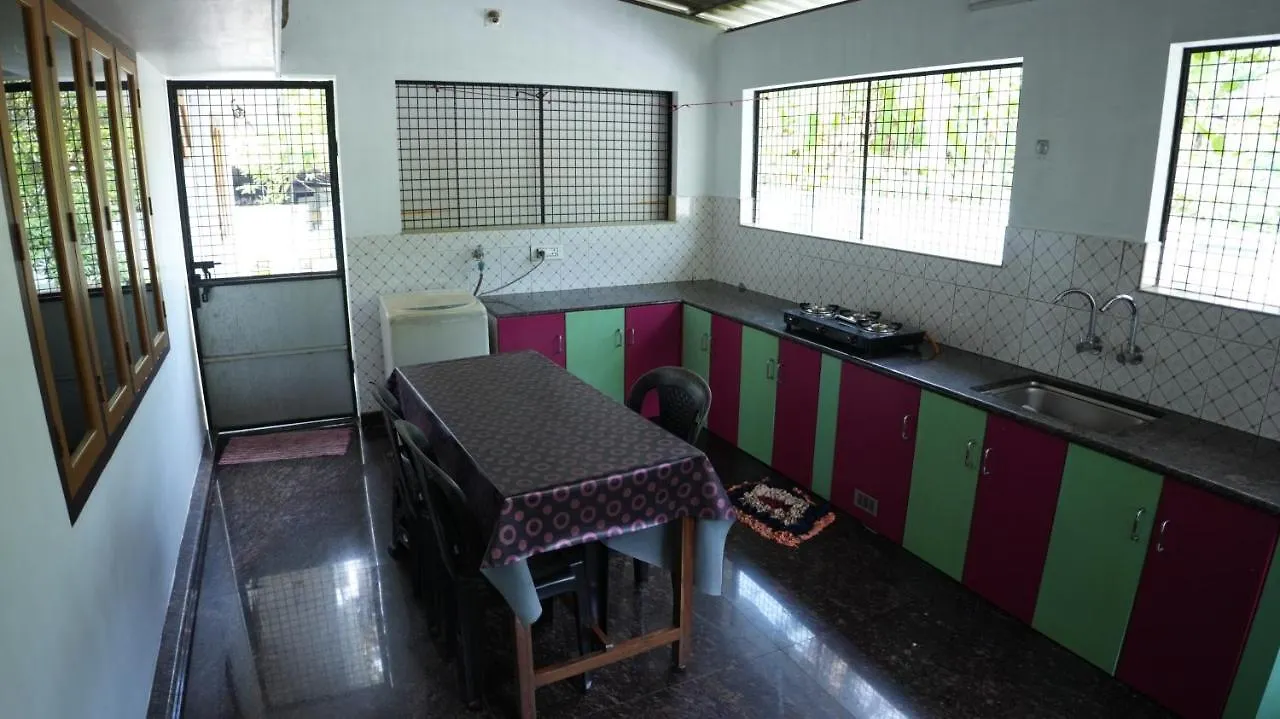 Thas Apartment Near Rajagiri Hospital Alwaye 0*,